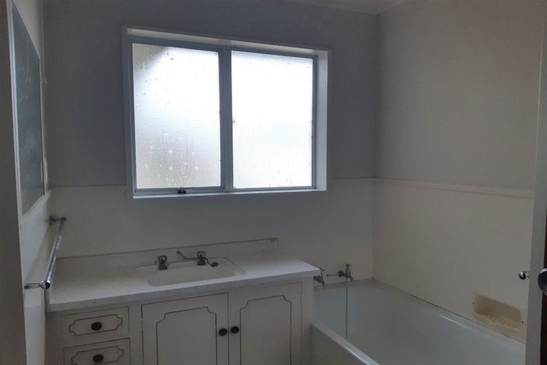 Photo of property in 65 Rhodes Street, Waimate, 7924