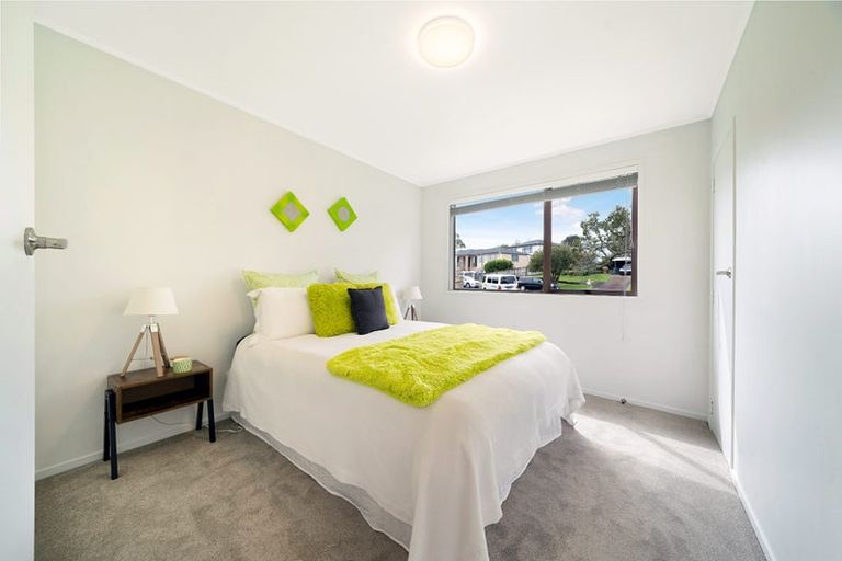 Photo of property in 11 Pimento Place, New Lynn, Auckland, 0600