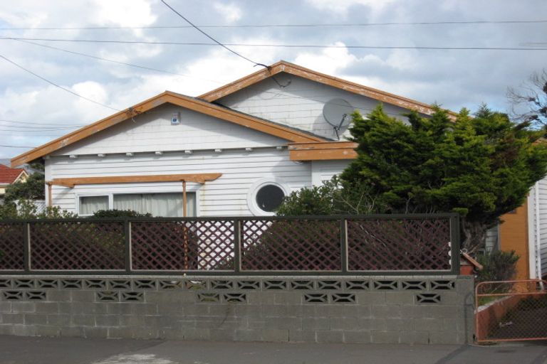 Photo of property in 158 Rongotai Road, Kilbirnie, Wellington, 6022