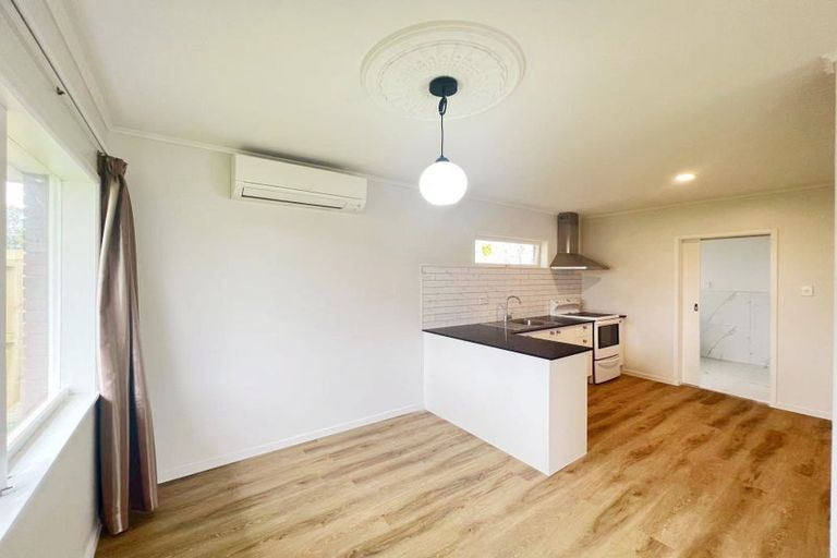 Photo of property in 82 Muir Avenue, Mangere Bridge, Auckland, 2022