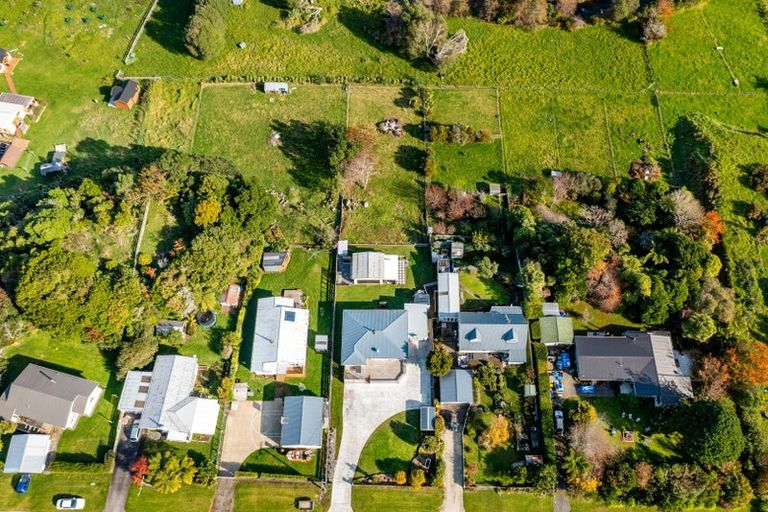 Photo of property in 16 Cumming Street, Okato, 4335