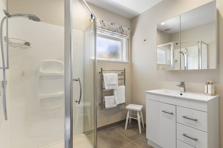 Photo of property in 14 Weldene Avenue, Glenfield, Auckland, 0629