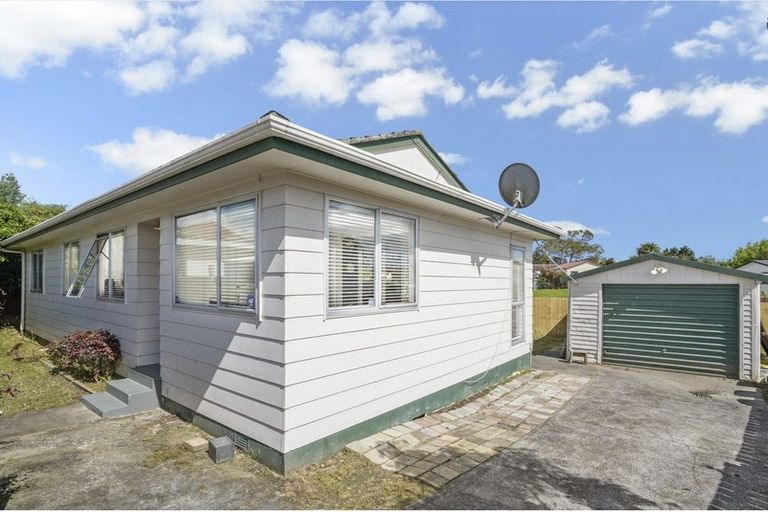 Photo of property in 2/3 Edwin Freeman Place, Ranui, Auckland, 0612