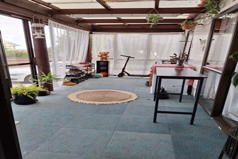 Photo of property in 4 Banksia Place, Goodwood Heights, Auckland, 2105