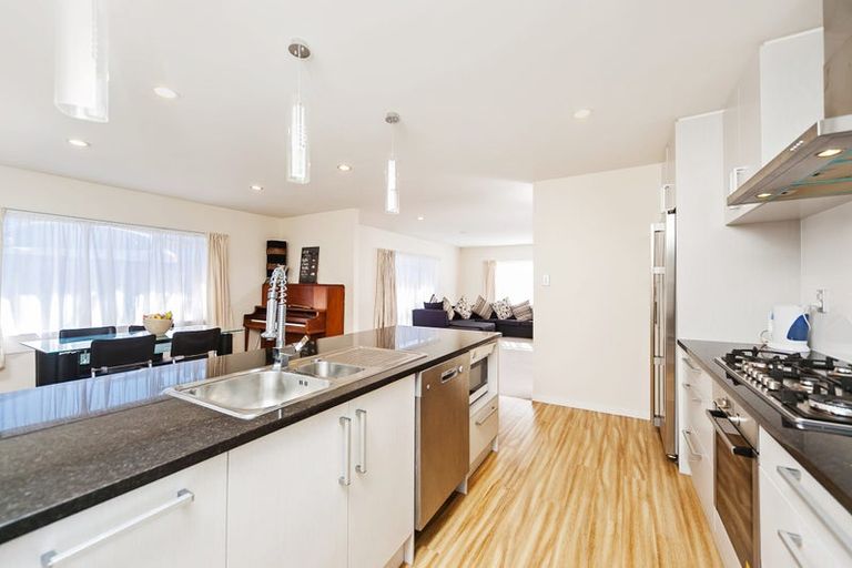 Photo of property in 106 Tiriwa Drive, Massey, Auckland, 0614