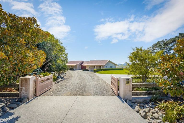 Photo of property in 135c Hutchinson Road, Helensville, 0875