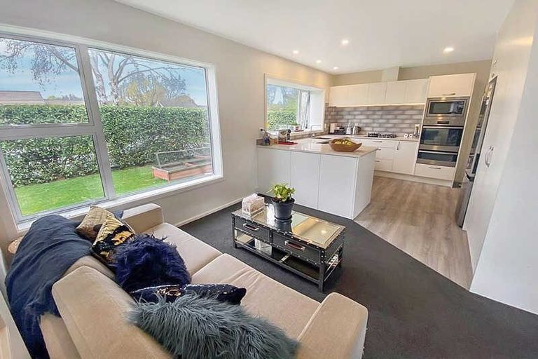 Photo of property in 3 Deepdale Street, Burnside, Christchurch, 8053