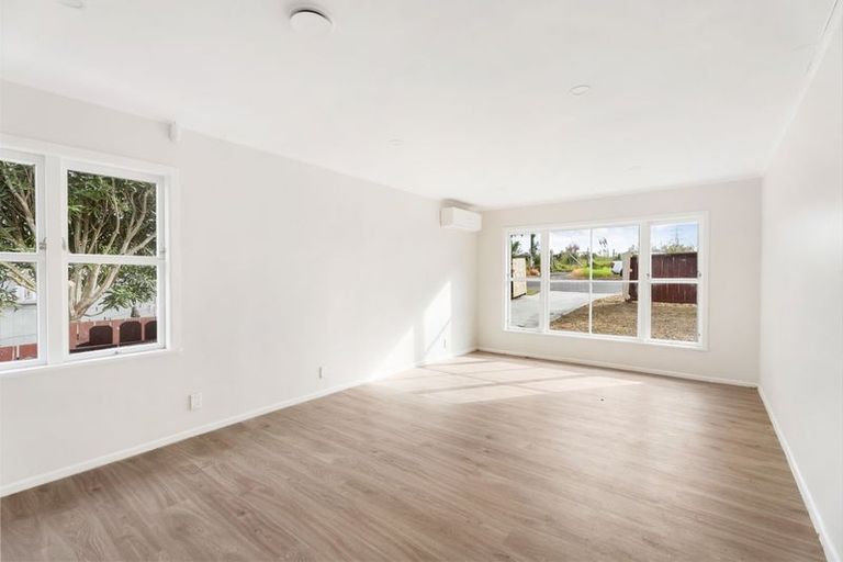 Photo of property in 27 Takanini Road, Takanini, 2112