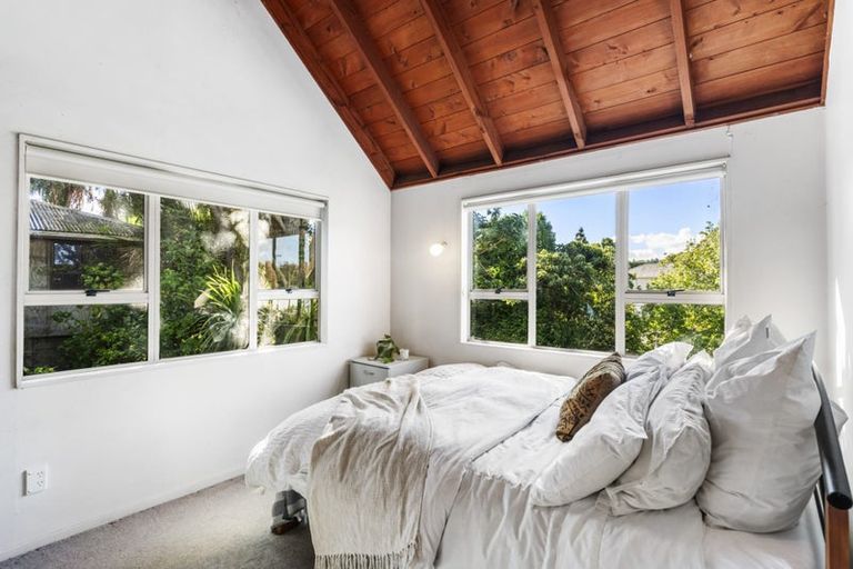 Photo of property in 1/28 Cresta Avenue, Beach Haven, Auckland, 0626