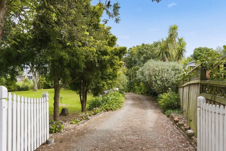 Photo of property in 3-5 Rewa Road, Raumati Beach, Paraparaumu, 5032