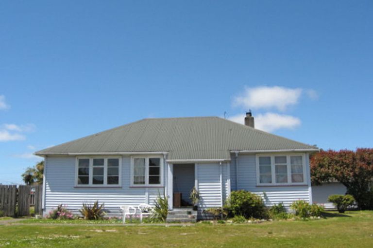 Photo of property in 9 Colvin Street, Westport, 7825