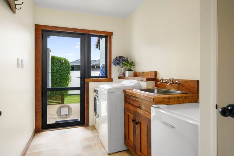 Photo of property in 21 Alba Place, Cambridge, 3434