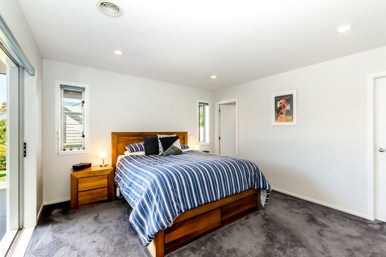 Photo of property in 37 San Priamo Place, Paraparaumu Beach, Paraparaumu, 5032