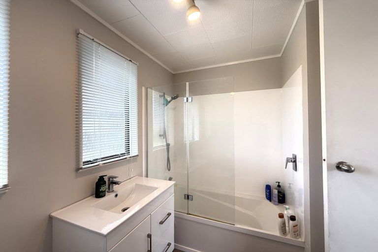 Photo of property in 18 Aratapu Street, Waitara, 4320