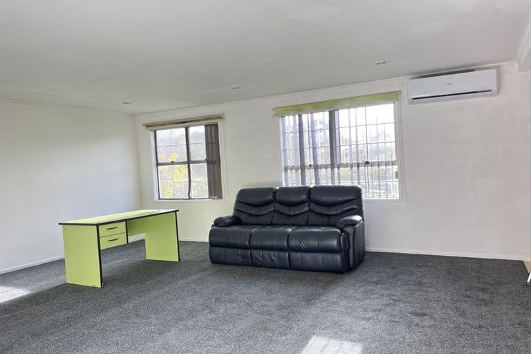 Photo of property in 31 Lyren Place, Half Moon Bay, Auckland, 2012