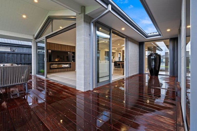 Photo of property in 21 Finstock Way, Rolleston, 7614