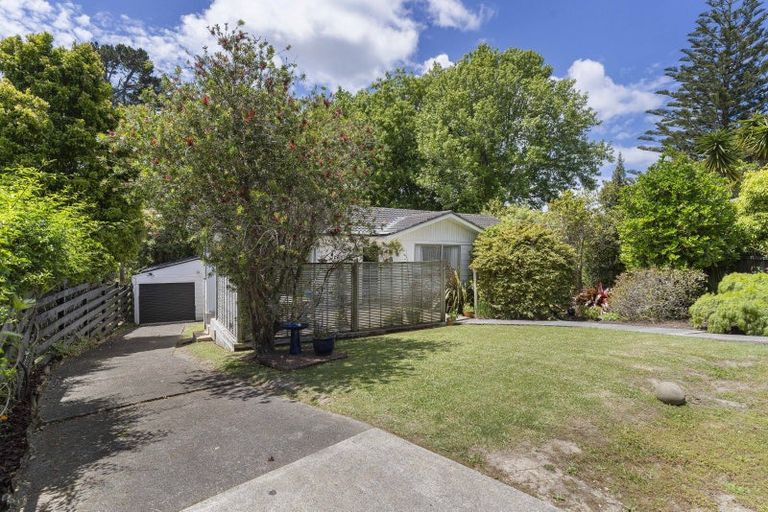 Photo of property in 71 Hartley Terrace, Massey, Auckland, 0614