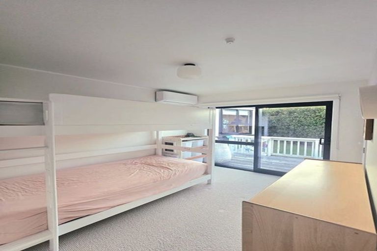 Photo of property in 18 Kahurangi Place, Snells Beach, 0920