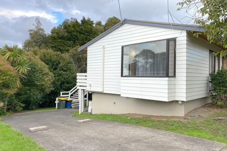 Photo of property in 11 Chardon Place, Henderson, Auckland, 0612