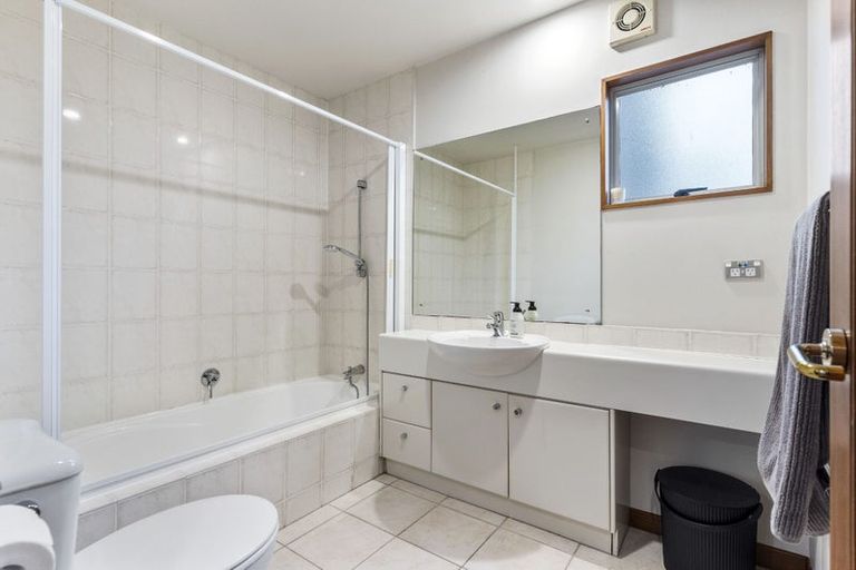 Photo of property in 1/94 Kitchener Road, Milford, Auckland, 0620