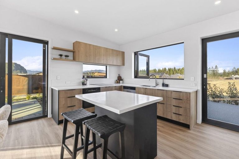 Photo of property in 8 Buttercup Street, Wanaka, 9382