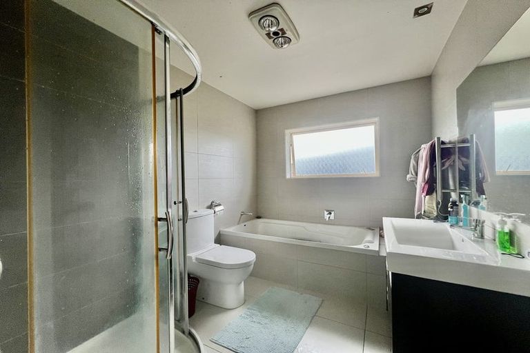 Photo of property in 76 Laurel Oak Drive, Schnapper Rock, Auckland, 0632