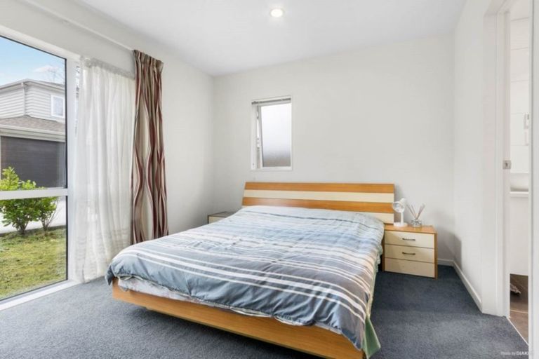 Photo of property in 140r Hepburn Road, Glendene, Auckland, 0602