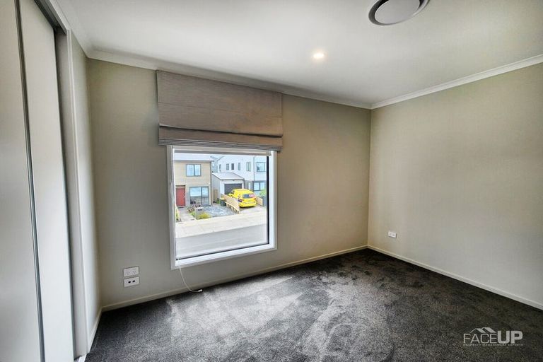 Photo of property in 1 Wai Place, Westgate, Auckland, 0614