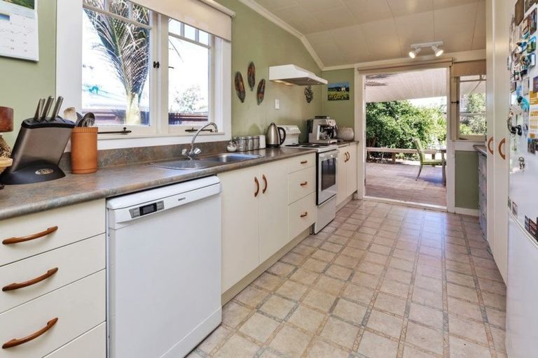 Photo of property in 8 Bernard Street, Avenues, Whangarei, 0110