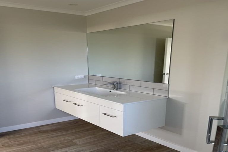 Photo of property in 77a Meeanee Road, Taradale, Napier, 4112