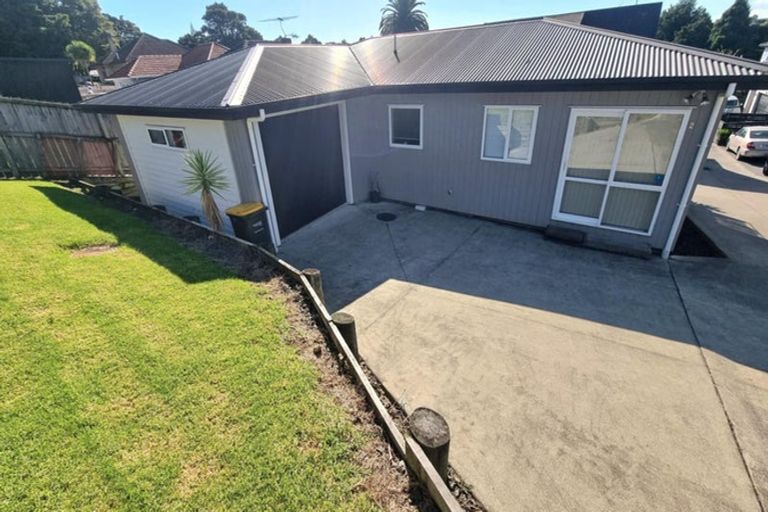Photo of property in 2 Danden Way, Pukekohe, 2120