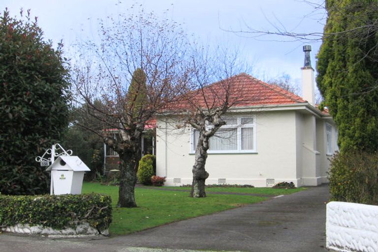 Photo of property in 556 Featherston Street, Roslyn, Palmerston North, 4414