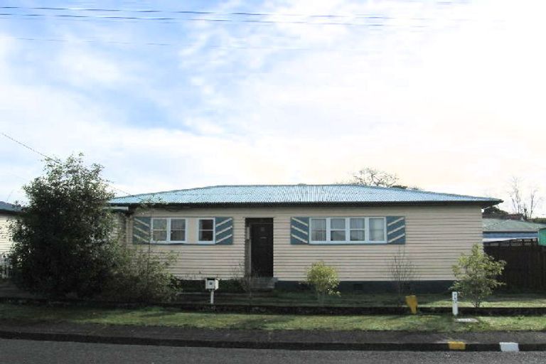 Photo of property in 2 Churchill Street, Kensington, Whangarei, 0112