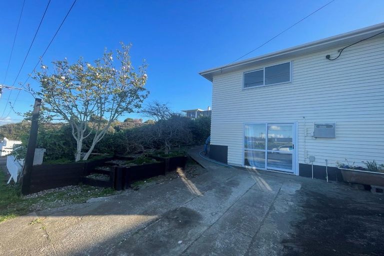 Photo of property in 77 Mould Street, Waitara, 4320