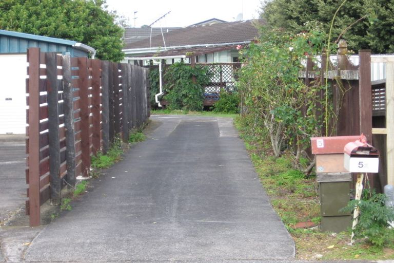 Photo of property in 2/5 Dianne-louise Drive, Half Moon Bay, Auckland, 2012