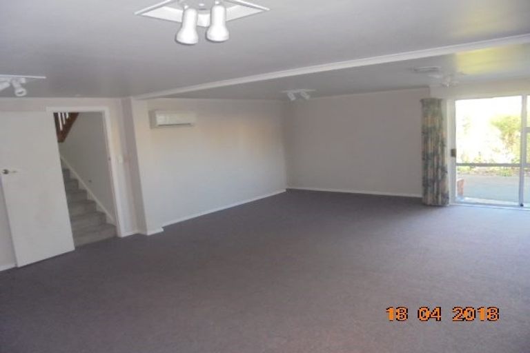 Photo of property in 12 Kapekape Place, Pukerua Bay, 5026