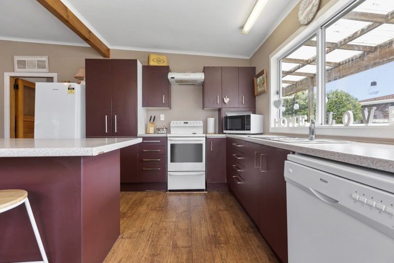 Photo of property in 19 Tuahu Place, Waitara, 4320