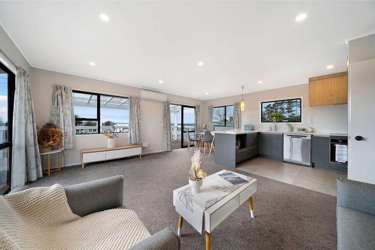 Photo of property in 1/40c West Coast Road, Glen Eden, Auckland, 0602