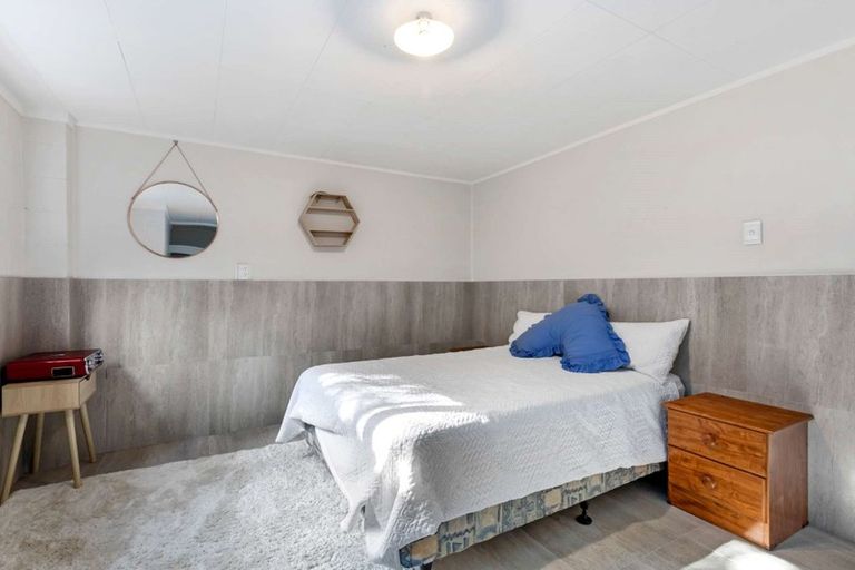 Photo of property in 16 Autumn Avenue, Glen Eden, Auckland, 0602