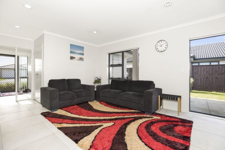 Photo of property in 10 Creda Road, Wattle Downs, Auckland, 2103