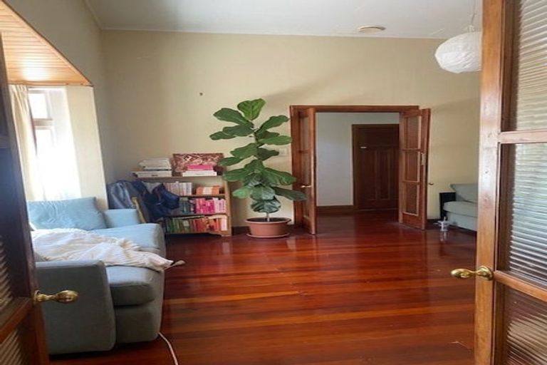 Photo of property in 19 Crieff Street, Northland, Wellington, 6012