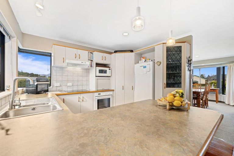 Photo of property in 43 Kinder Street, Acacia Bay, Taupo, 3330