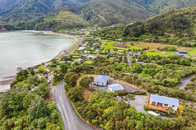 Photo of property in 3 Soucis Lane, Okiwi Bay, French Pass, 7193