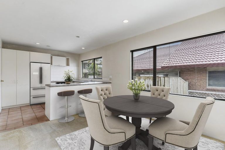 Photo of property in 1/40 Esther Place, Red Beach, 0932