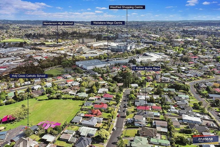 Photo of property in 11 Robert Burke Place, Henderson, Auckland, 0612