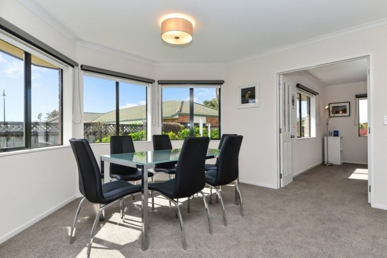 Photo of property in 4 Mangakoea Place, St Andrews, Hamilton, 3200