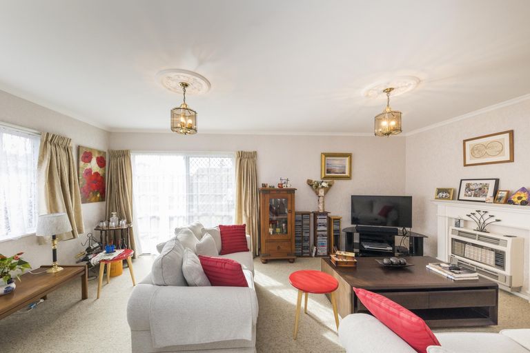 Photo of property in 23 Rangitira Avenue, Palmerston North, 4414