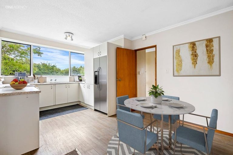 Photo of property in 2/11 Momorangi Crescent, Redwood, Christchurch, 8051