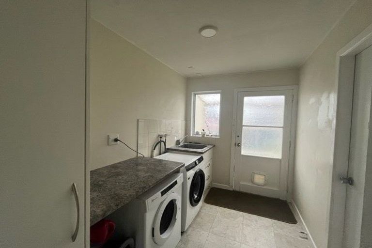 Photo of property in 14 Ardal Grove, Tirohanga, Lower Hutt, 5010