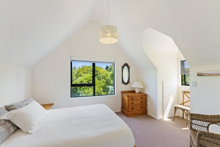 Photo of property in 3 Henare Street, Waikanae Beach, Waikanae, 5036